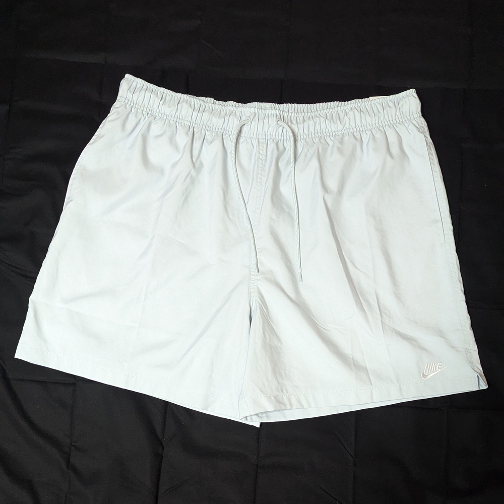 NWT Nike Men's Club Flow Woven Shorts - Size XL (Light Blue)